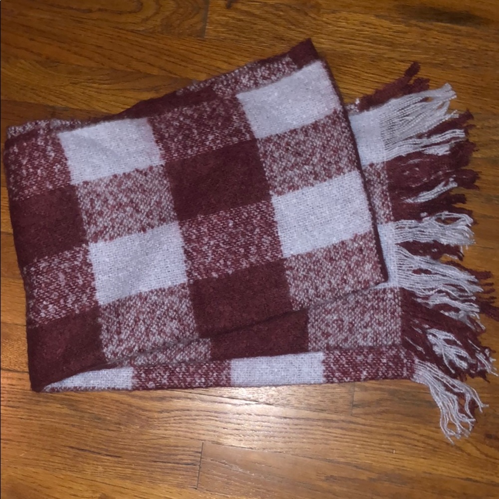 NWOT UO Kimchi Blue Scarf